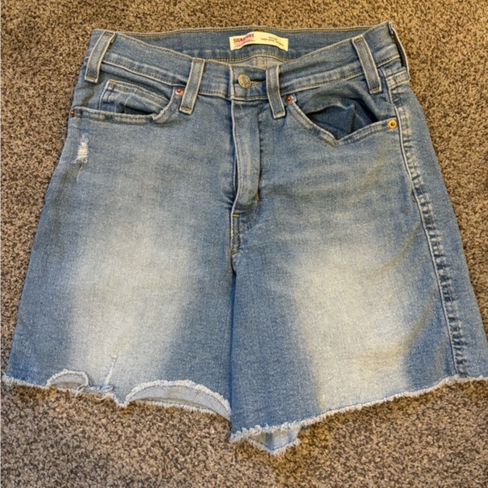 Levi’s Signature High Rise Shorts